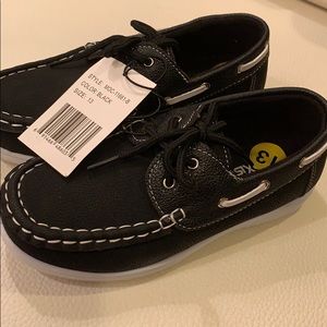 Boys boat / moccasins shoes.